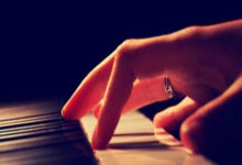 [综合]海港举办19岁生日会 海港年轮公益基金捐赠.